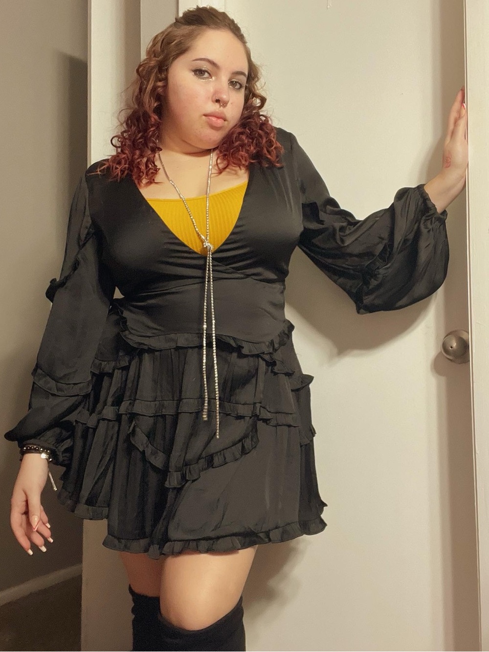 Women's Black Long Sleeve Ruffled V-Neck Dress